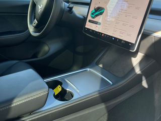 Tesla Model Y foto 3