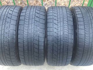 зимние шины Brigestone 255/45 R18 foto 4