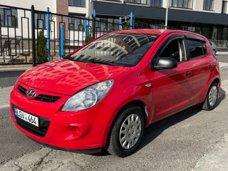 Hyundai i20 foto 1