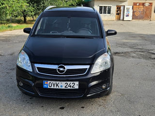 Opel Zafira foto 1