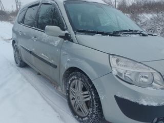 Renault Grand Scenic foto 2