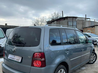 Volkswagen Touran foto 5