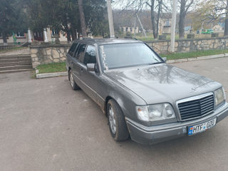 Mercedes E-Class foto 3