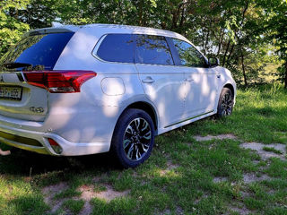 Mitsubishi Outlander фото 3