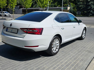 Skoda Superb foto 1