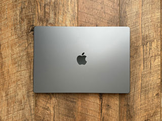 MacBook Pro 16-inch M1 Pro - 1420€