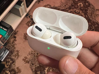 AirPods Pro, оригинал, хрипит немного звук фото 1