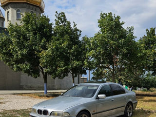 BMW 5 Series foto 3