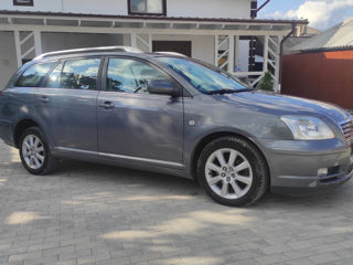 Toyota Avensis foto 4