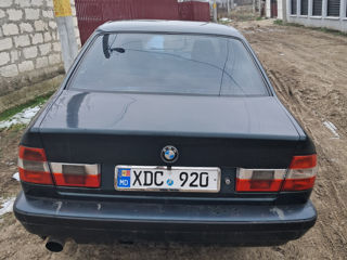 BMW 5 Series foto 4