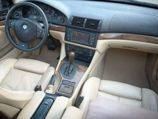 BMW 5 Series foto 5