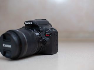 Canon Rebel SL1 (100D) (5000 de cadre) foto 3