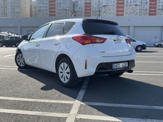 Toyota auris liber spre chirie foto 3