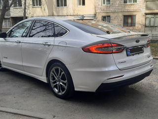 Ford Fusion foto 4