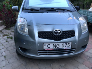 Toyota Yaris foto 1