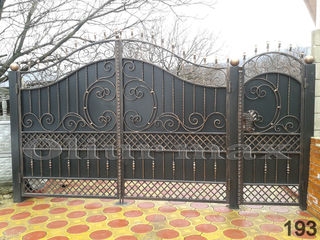 Porți, garduri , balustrade, copertine, gratii, uși metalice și alte confecții din  fier. foto 4