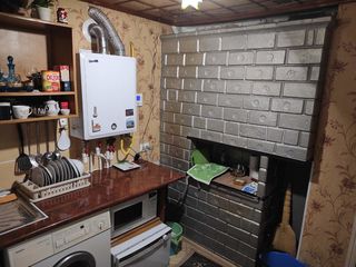 Продается пол дома 50 кв. м. с автономным газовым отоплением. 2 комнаты + кухня, есть водопровод и 2 foto 7