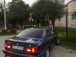 BMW 5 Series foto 4