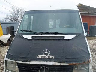 Dezmembrezi Mercedes sprinter foto 2