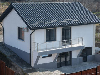 Vila, casa modernă cu 2 etaje  in suburbie foto 0