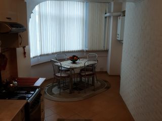 Apartament cu 3 camere, 100 m², Buiucani, Chișinău foto 7