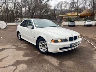 BMW 5 Series foto 2