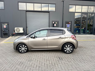 Peugeot 208 foto 5