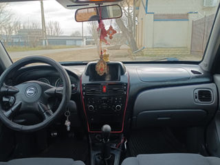 Nissan Almera foto 9