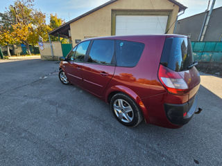 Renault Grand Scenic foto 2