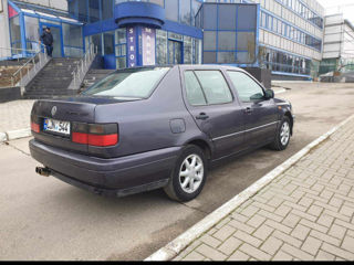 Volkswagen Vento foto 5