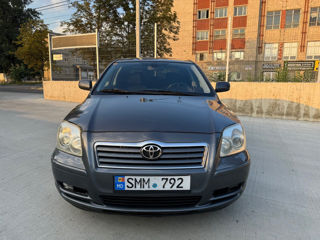 Toyota Avensis foto 2