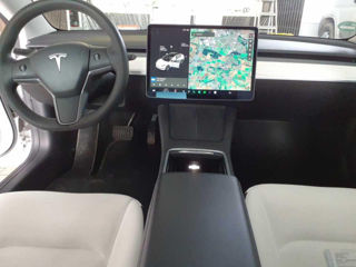 Tesla Model 3 foto 3