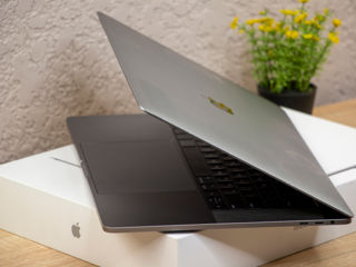 Macbook Pro 15/ Core I7 7820HQ/ 16Gb Ram/ Radeon Pro 560/ 500Gb SSD/ 15.4" Retina!! foto 9
