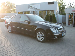 Mercedes E-Class foto 1