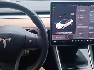 Tesla Model 3 foto 9