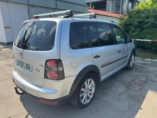 Volkswagen Touran фото 7