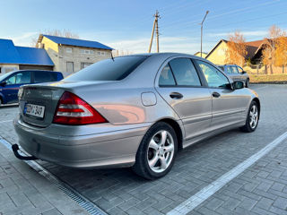 Mercedes C-Class foto 5