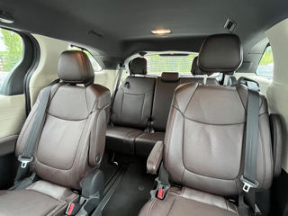 Toyota Sienna foto 8