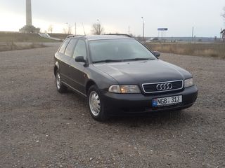 Audi A4 foto 1