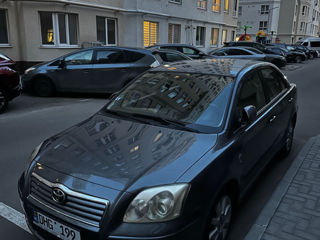 Toyota Avensis foto 6