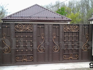 Balustrade,garduri, copertine,  porți, gratii, uși metalice ,alte confecții din fier . foto 4
