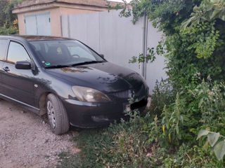 Mitsubishi Lancer foto 2