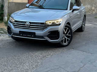 Volkswagen Touareg foto 2