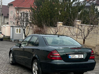 Mercedes E-Class foto 4