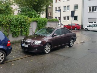 Toyota Avensis foto 2