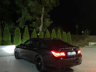 BMW 7 Series foto 1