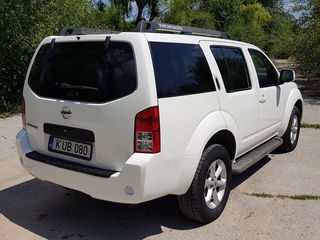 Nissan Pathfinder foto 5