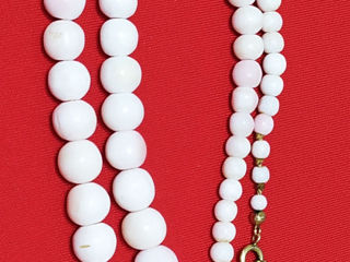 Эксклюзивное ожерелье, белый коралл, лососевый коралл, жемчуг и сердолик.