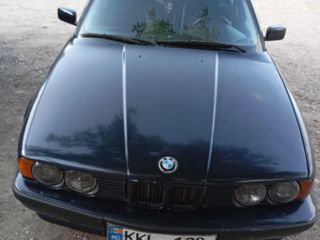 BMW 5 Series foto 3