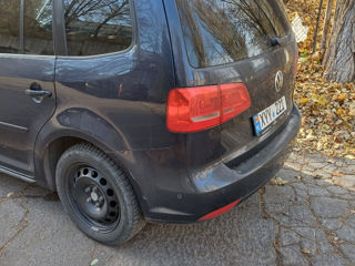 Volkswagen Touran foto 4